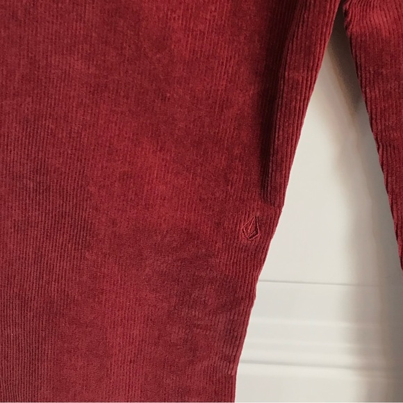 VOLCOM Women’s 25 Rust Crimson Corduroy Stoned Bootleg Boot Cut Pants in EUC - Picture 11 of 16